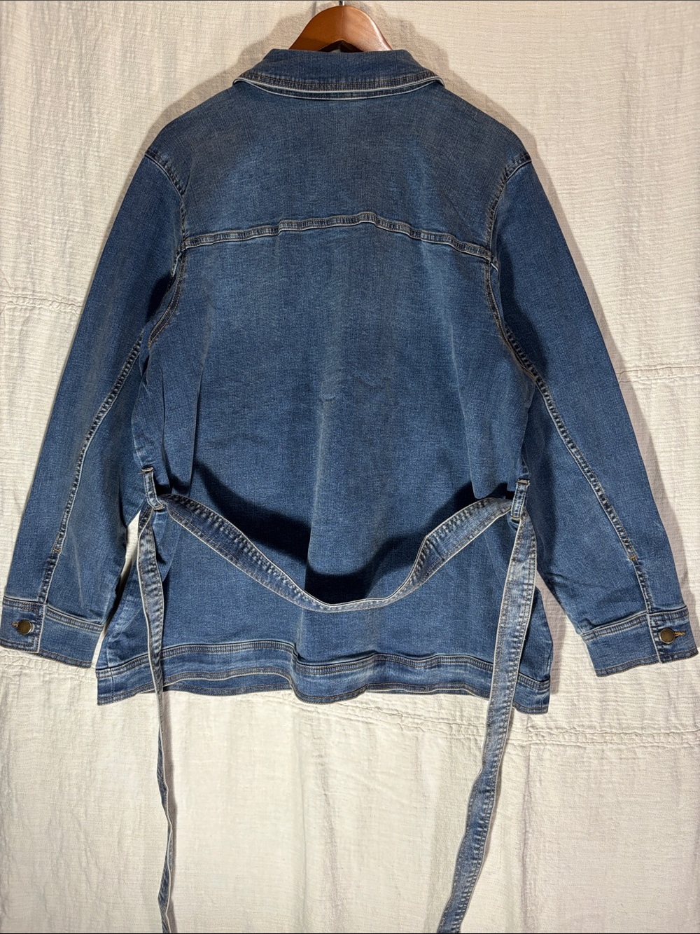 Isaac Mizrahi Dark Blue Denim Jacket with Tie Belt - Picture 10 of 10